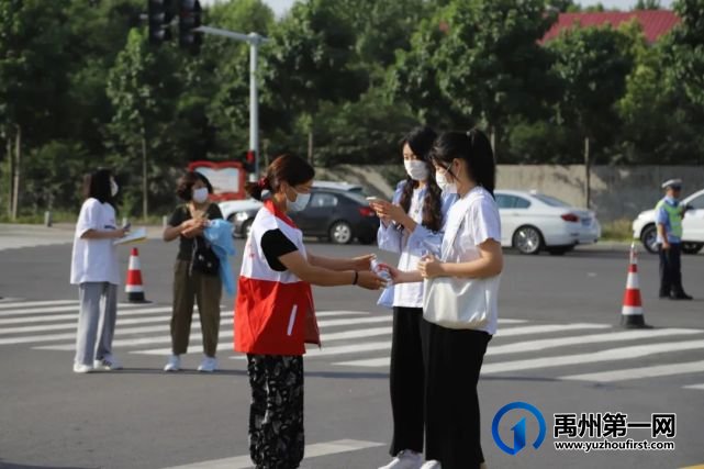 直击2022“禹州高考”首日!这些画面让人动容… 直击2022“禹州高考”首日!这些画面让人动容…