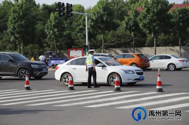 直击2022“禹州高考”首日!这些画面让人动容… 直击2022“禹州高考”首日!这些画面让人动容…