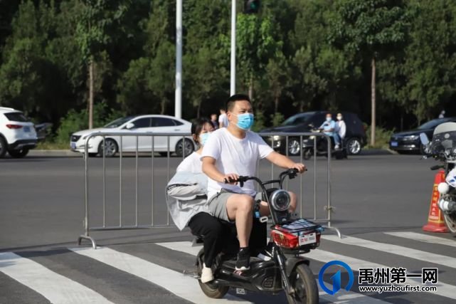 直击2022“禹州高考”首日!这些画面让人动容… 直击2022“禹州高考”首日!这些画面让人动容…