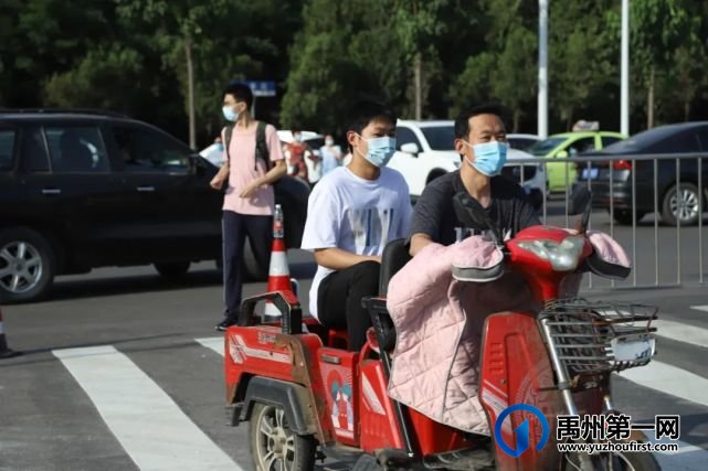直击2022“禹州高考”首日!这些画面让人动容… 直击2022“禹州高考”首日!这些画面让人动容…