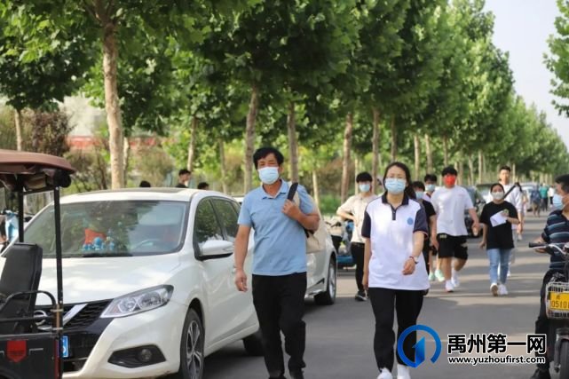 直击2022“禹州高考”首日!这些画面让人动容… 直击2022“禹州高考”首日!这些画面让人动容…