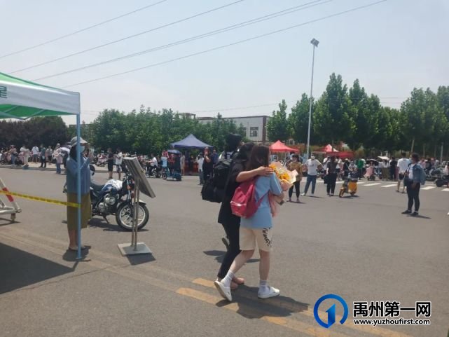 直击2022“禹州高考”首日!这些画面让人动容… 直击2022“禹州高考”首日!这些画面让人动容…