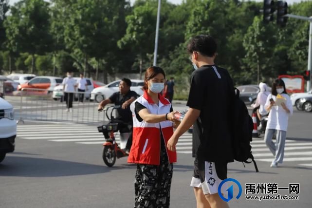 直击2022“禹州高考”首日!这些画面让人动容… 直击2022“禹州高考”首日!这些画面让人动容…