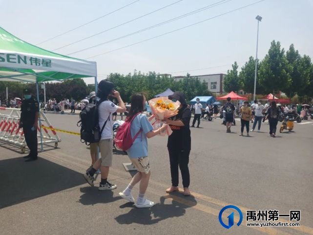 直击2022“禹州高考”首日!这些画面让人动容… 直击2022“禹州高考”首日!这些画面让人动容…