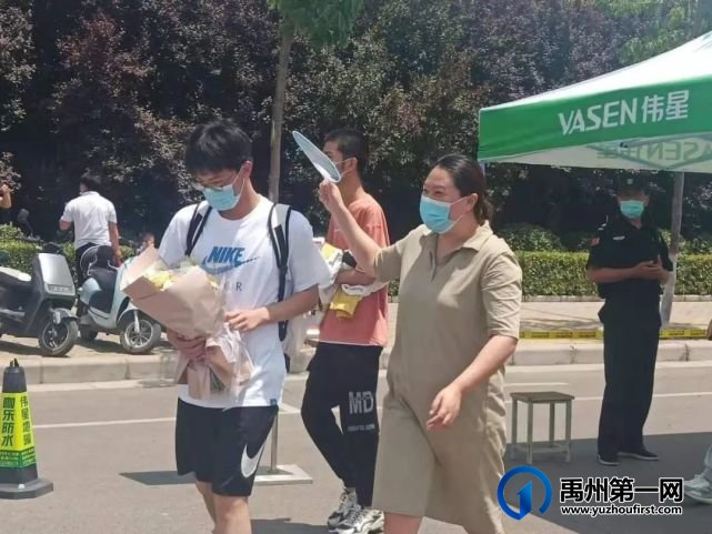 直击2022“禹州高考”首日!这些画面让人动容… 直击2022“禹州高考”首日!这些画面让人动容…