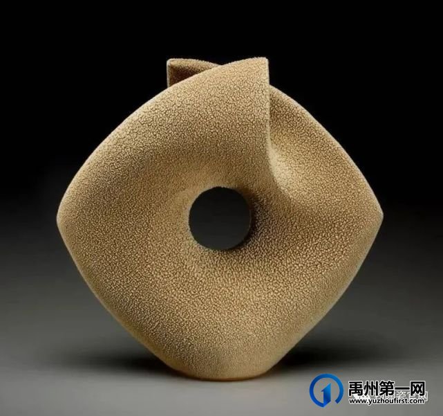 2022中韩陶瓷艺术交流展在景德镇陶瓷大学举行,刘志军作品《无极》参展 2022中韩陶瓷艺术交流展在景德镇陶瓷大学举行,刘志军作品《无极》参展