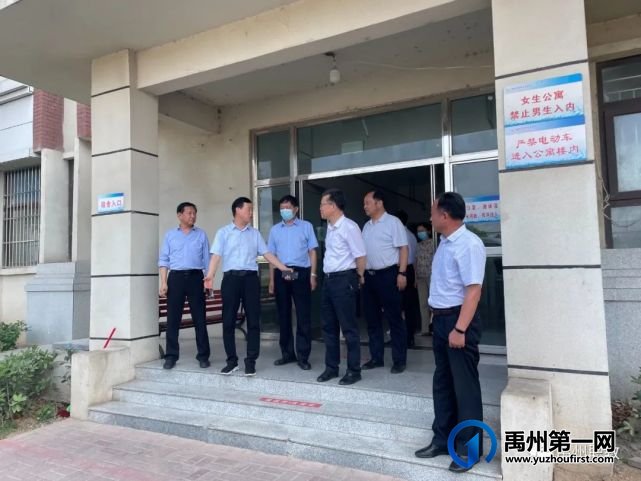 河南应用技术职业学院考察组一行莅临禹州中专考察 河南应用技术职业学院考察组一行莅临禹州中专考察