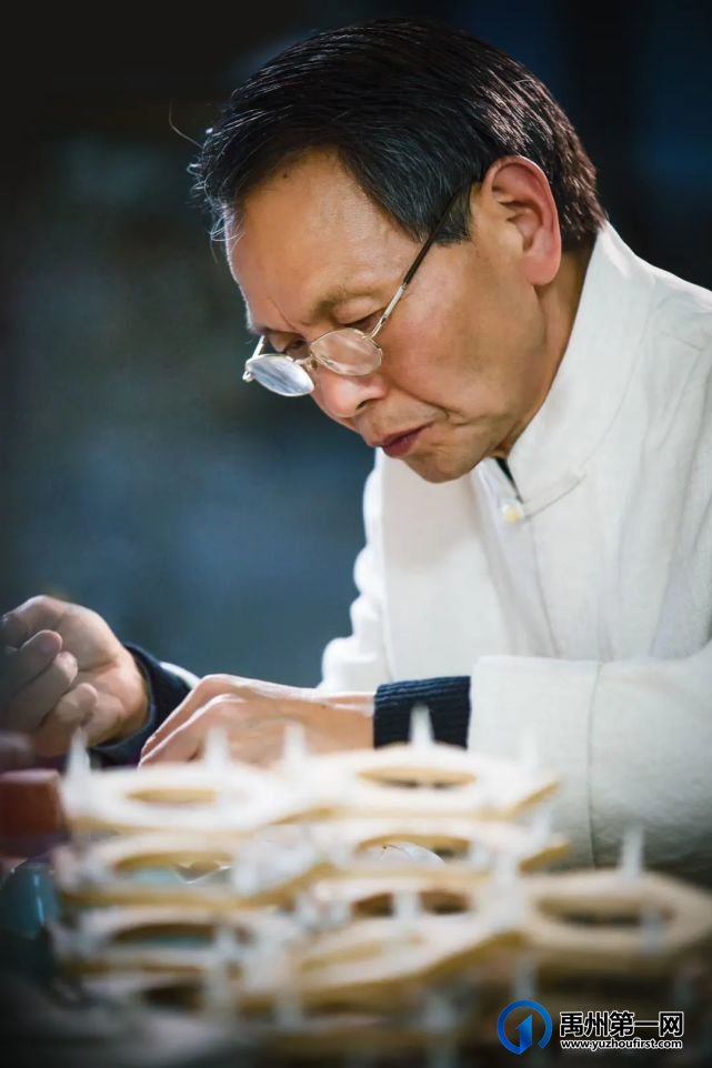 工艺美术大师作品邀请展在宝丰举办,多名钧瓷界大师作品应邀参展 工艺美术大师作品邀请展在宝丰举办,多名钧瓷界大师作品应邀参展