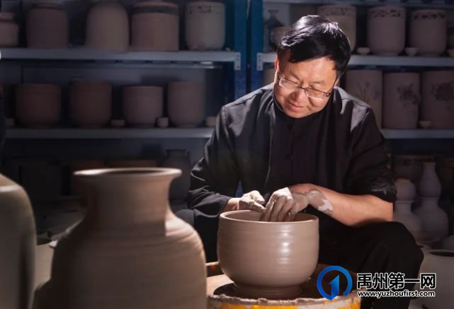工艺美术大师作品邀请展在宝丰举办,多名钧瓷界大师作品应邀参展 工艺美术大师作品邀请展在宝丰举办,多名钧瓷界大师作品应邀参展