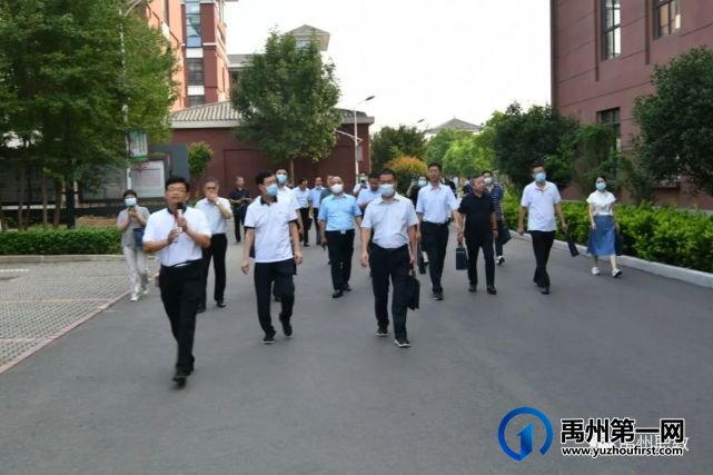 许昌市职业教育观摩团莅临禹州中专指导工作 许昌市职业教育观摩团莅临禹州中专指导工作