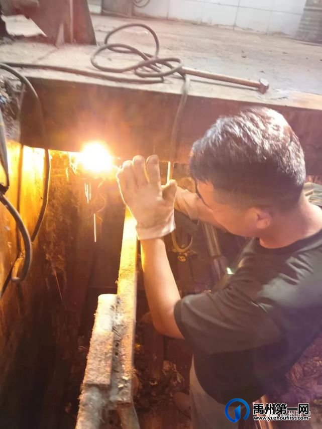 禹州环卫:“迎中秋、庆国庆” 清洁城市靓化家园 禹州环卫:“迎中秋、庆国庆” 清洁城市靓化家园