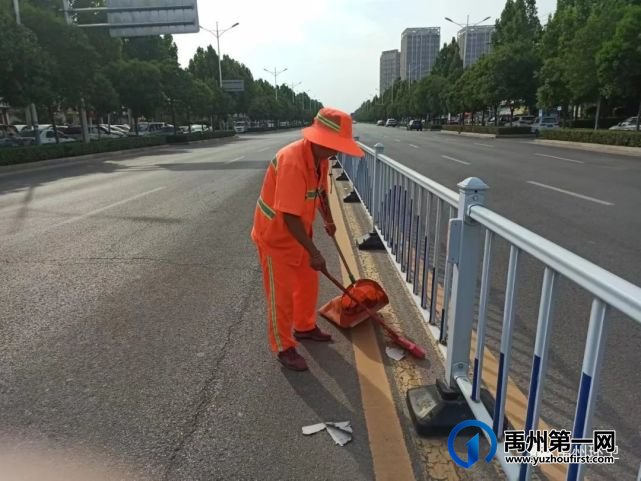 禹州环卫:“迎中秋、庆国庆” 清洁城市靓化家园 禹州环卫:“迎中秋、庆国庆” 清洁城市靓化家园