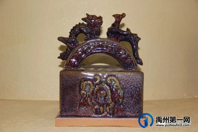 点赞!爱心钧瓷企业捐赠作品 助力禹州高中乡土文化教育 点赞!爱心钧瓷企业捐赠作品 助力禹州高中乡土文化教育
