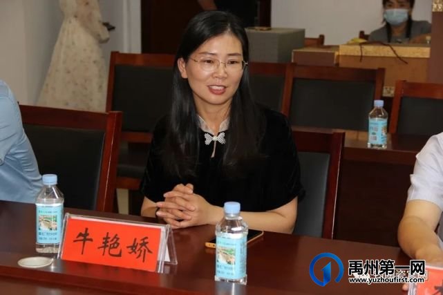 点赞!爱心钧瓷企业捐赠作品 助力禹州高中乡土文化教育 点赞!爱心钧瓷企业捐赠作品 助力禹州高中乡土文化教育