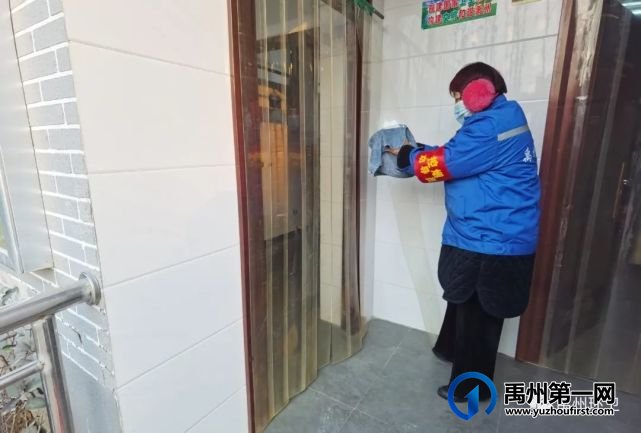 禹州环卫:元旦假期坚守岗位 用心守护城市洁净 禹州环卫:元旦假期坚守岗位 用心守护城市洁净
