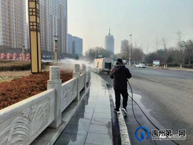 禹州环卫:元旦假期坚守岗位 用心守护城市洁净 禹州环卫:元旦假期坚守岗位 用心守护城市洁净