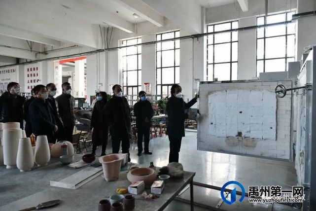 省教育厅专家组莅临禹州中专评审省示范性县级老年学院创建工作 省教育厅专家组莅临禹州中专评审省示范性县级老年学院创建工作