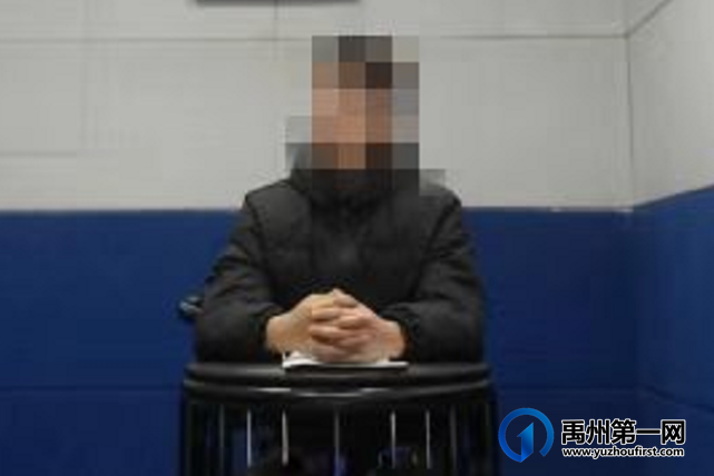 1月7日,禹州刑警在市区一宾馆抓获7人 1月7日,禹州刑警在市区一宾馆抓获7人