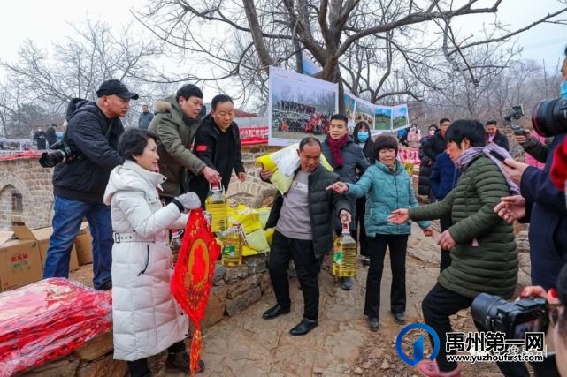 禹州市摄影家协会“文化惠民,温暖禹州”慰问活动 禹州市摄影家协会“文化惠民,温暖禹州”慰问活动
