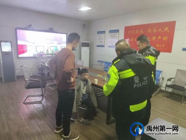 禹州男孩负气离家出走 禹州交警及时劝导 禹州男孩负气离家出走 禹州交警及时劝导