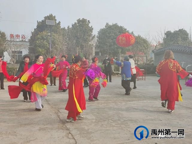 民俗表演庆元宵--禹州各地多彩民俗活动精彩粉呈(下) 民俗表演庆元宵--禹州各地多彩民俗活动精彩粉呈(下)