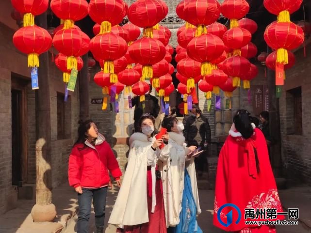 赏民俗、猜灯谜,神垕古镇的元宵节是这样的... 赏民俗、猜灯谜,神垕古镇的元宵节是这样的...