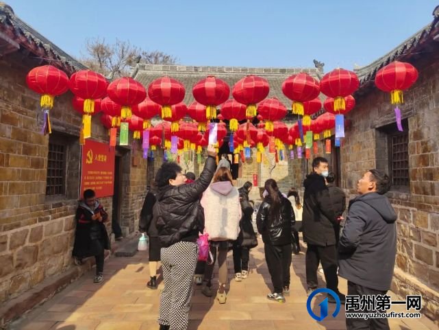 赏民俗、猜灯谜,神垕古镇的元宵节是这样的... 赏民俗、猜灯谜,神垕古镇的元宵节是这样的...