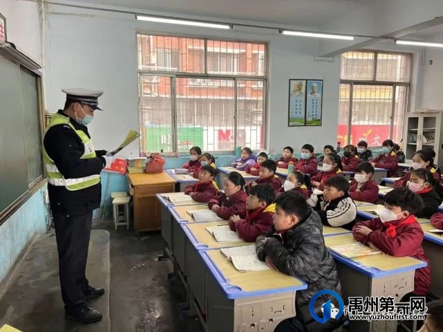 禹州交警春季“护学模式”准时开启 全力护航师生出行安全 禹州交警春季“护学模式”准时开启 全力护航师生出行安全