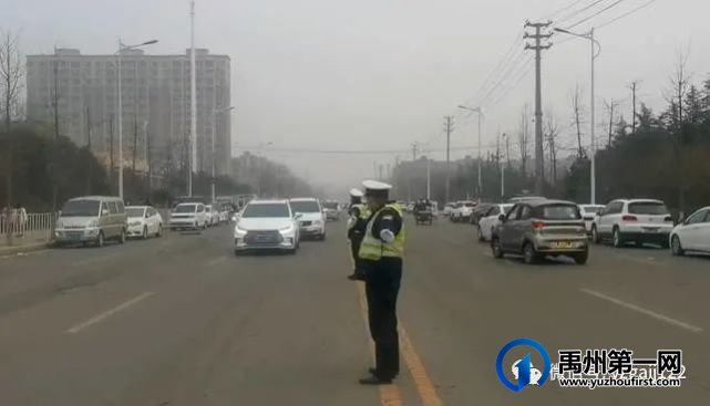 禹州交警春季“护学模式”准时开启 全力护航师生出行安全 禹州交警春季“护学模式”准时开启 全力护航师生出行安全