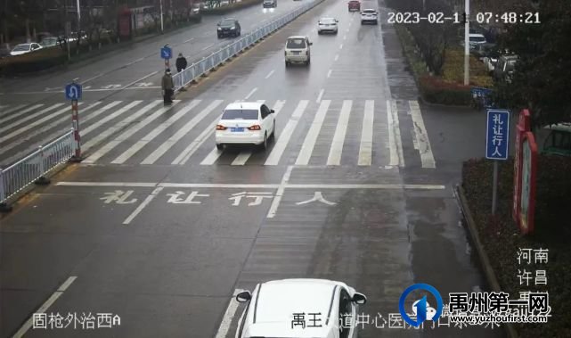 禹州斑马线前不礼让行人?曝光!(第五十五期) 禹州斑马线前不礼让行人?曝光!(第五十五期)