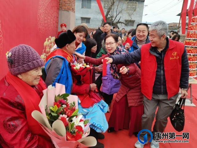 禹州火龙这位100岁退伍老兵的祝寿现场!感动无数禹州人! 禹州火龙这位100岁退伍老兵的祝寿现场!感动无数禹州人!