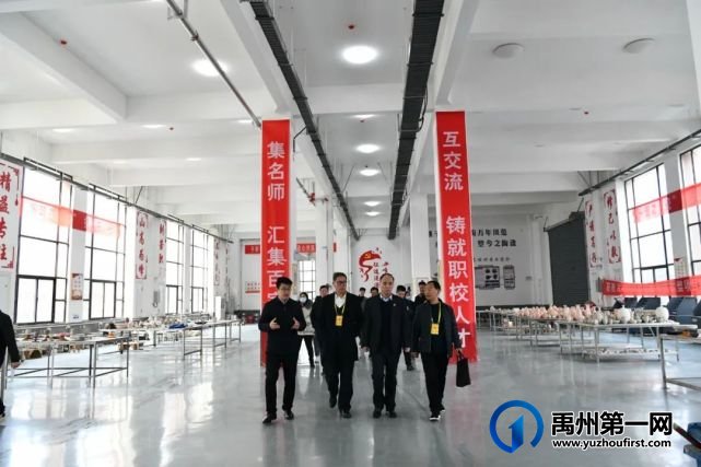 市人大代表一行到禹州中专调研职业教育工作 市人大代表一行到禹州中专调研职业教育工作