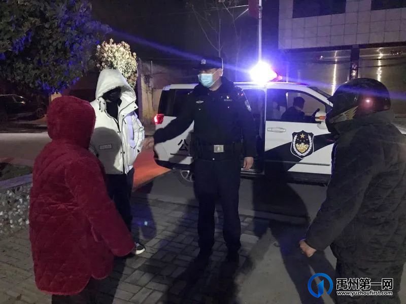 禹州彩虹桥1男子欲轻生!现场… 禹州彩虹桥1男子欲轻生!现场…