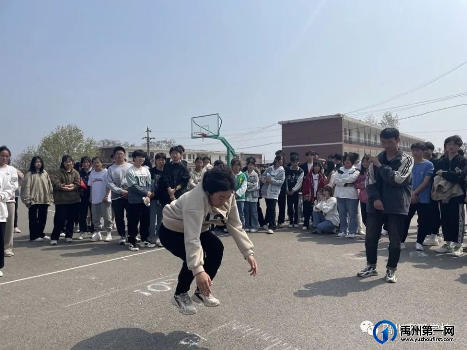 多图直击禹州南区学校春季趣味运动会超燃瞬间 多图直击禹州南区学校春季趣味运动会超燃瞬间