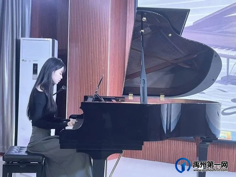 禹州中专21级幼儿保育专业“弹唱汇演” 禹州中专21级幼儿保育专业“弹唱汇演”