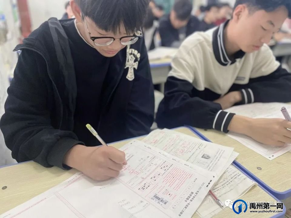禹州南区学校开展“清扬校风”专项学习活动 禹州南区学校开展“清扬校风”专项学习活动