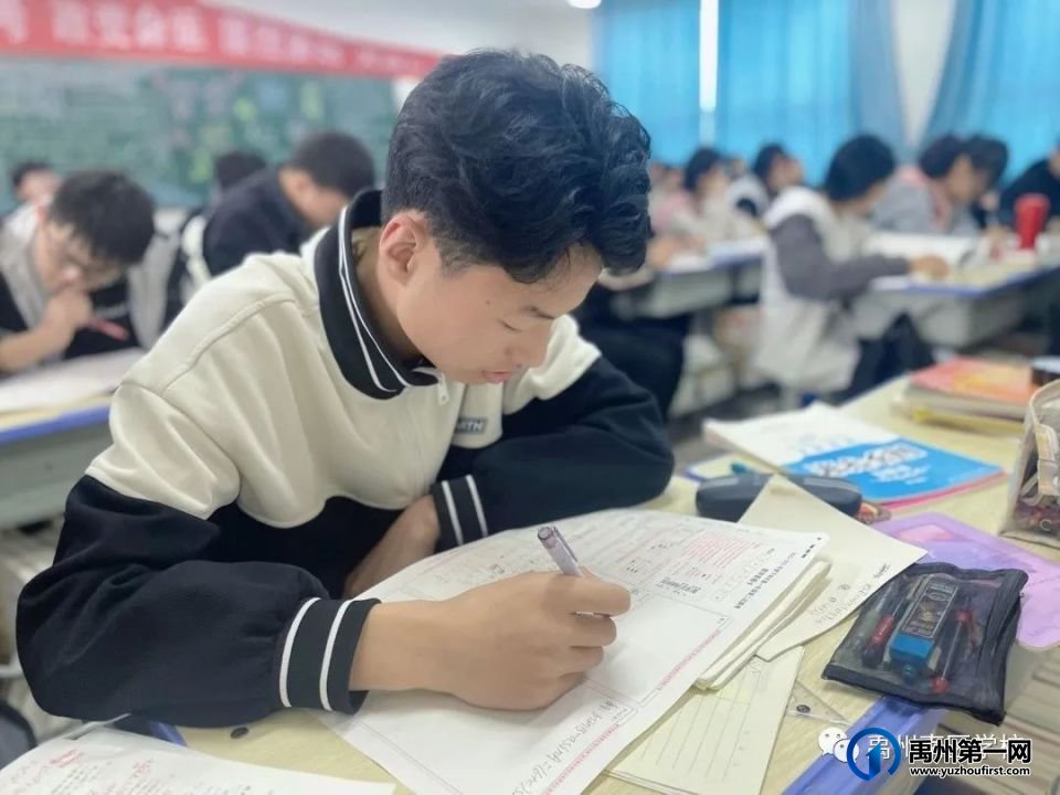 禹州南区学校开展“清扬校风”专项学习活动 禹州南区学校开展“清扬校风”专项学习活动
