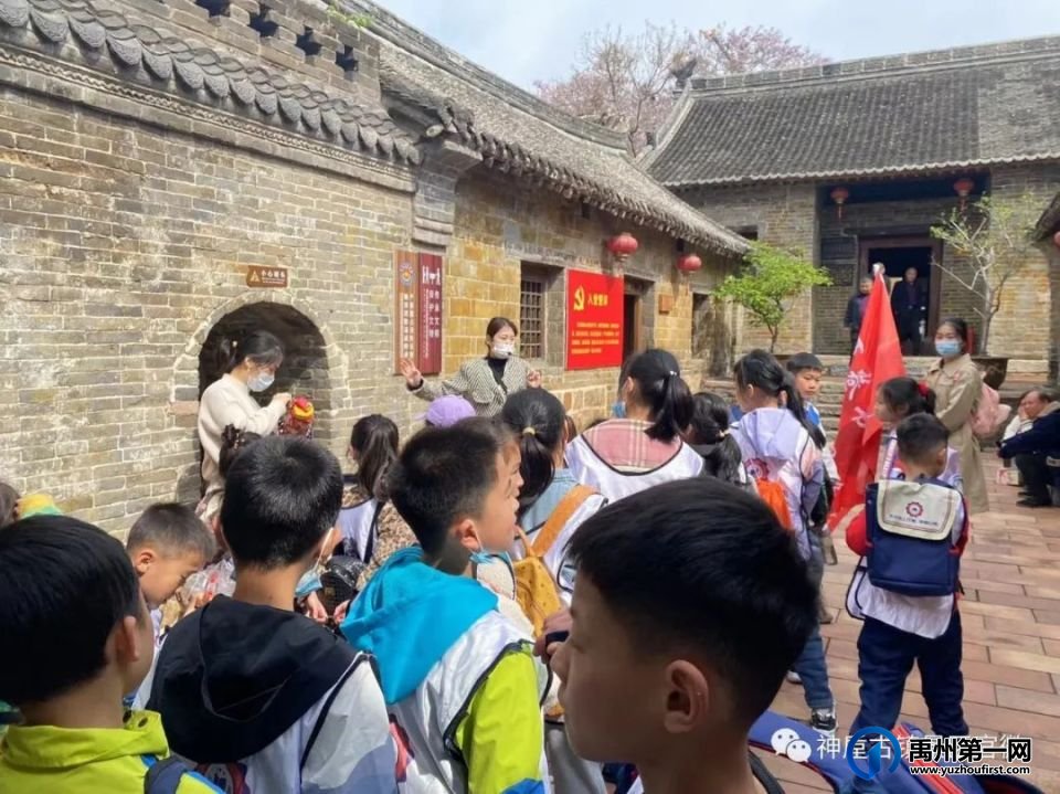 禹州神垕古镇景区2023年“五一”小长假接待工作圆满结束! 禹州神垕古镇景区2023年“五一”小长假接待工作圆满结束!