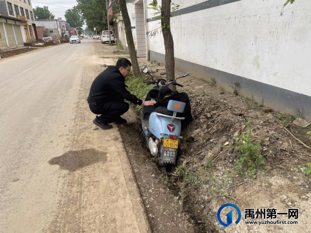 早上5点,禹州褚河1男子在路边倒地不起! 早上5点,禹州褚河1男子在路边倒地不起!