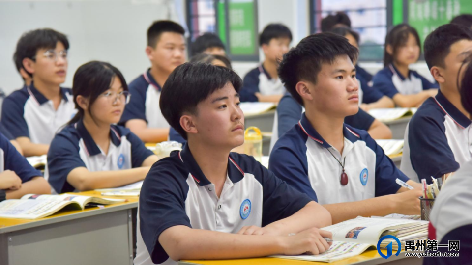 禹州市文殊高级中学夏都学校 禹州市文殊高级中学夏都学校