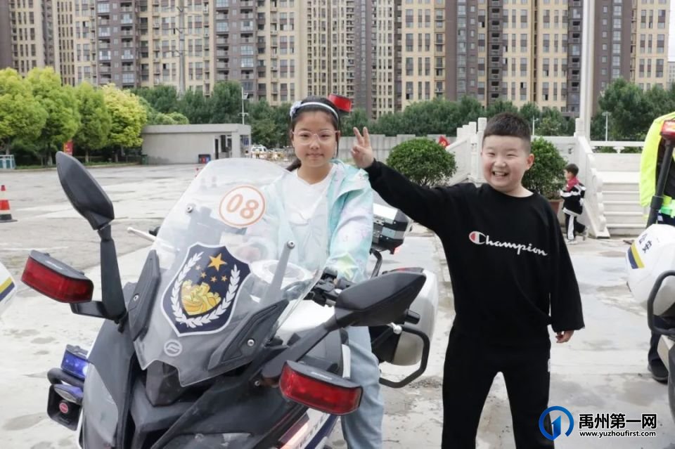 禹州:警娃进警营,直呼:进了“大观园”! 禹州:警娃进警营,直呼:进了“大观园”!