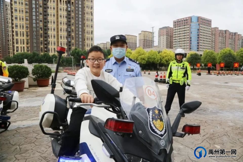 禹州:警娃进警营,直呼:进了“大观园”! 禹州:警娃进警营,直呼:进了“大观园”!