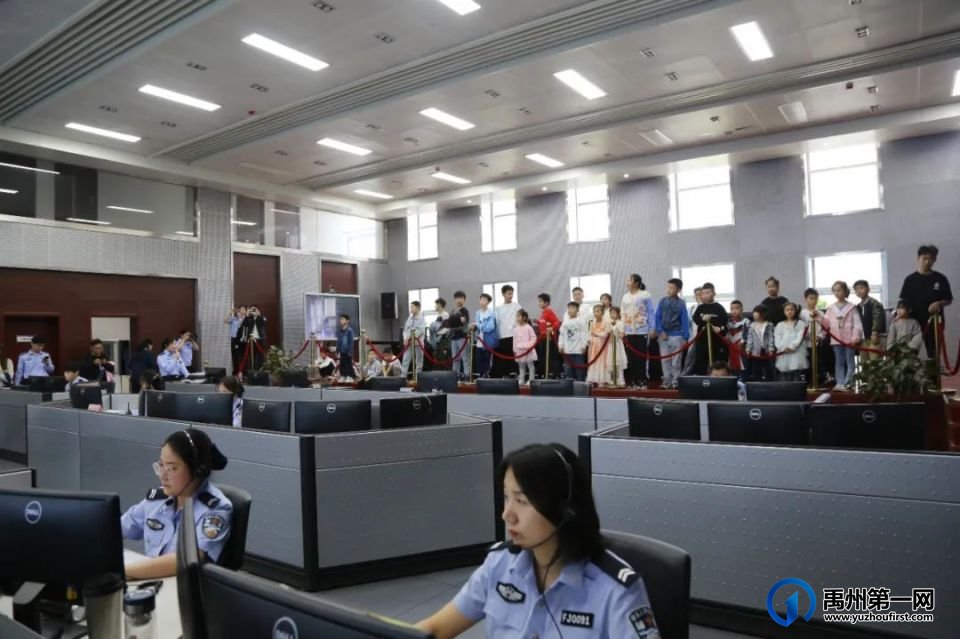 禹州:警娃进警营,直呼:进了“大观园”! 禹州:警娃进警营,直呼:进了“大观园”!