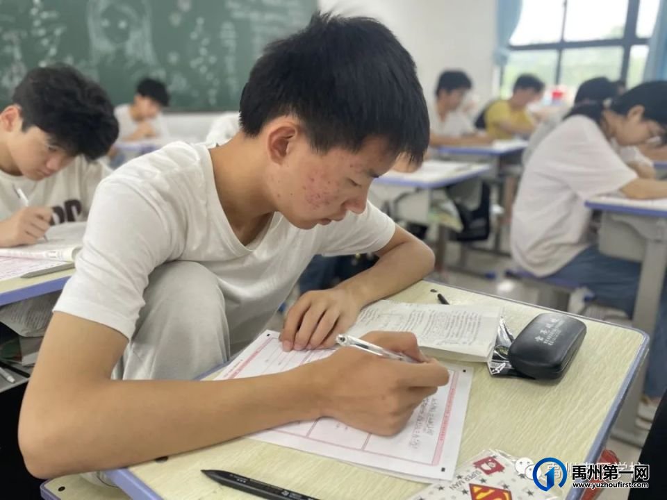 禹州南区学校期末进行时丨吹响冲锋号,冲刺期末考! 禹州南区学校期末进行时丨吹响冲锋号,冲刺期末考!