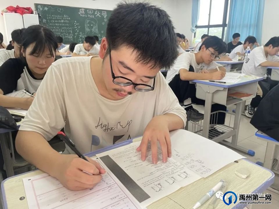 禹州南区学校期末进行时丨吹响冲锋号,冲刺期末考! 禹州南区学校期末进行时丨吹响冲锋号,冲刺期末考!