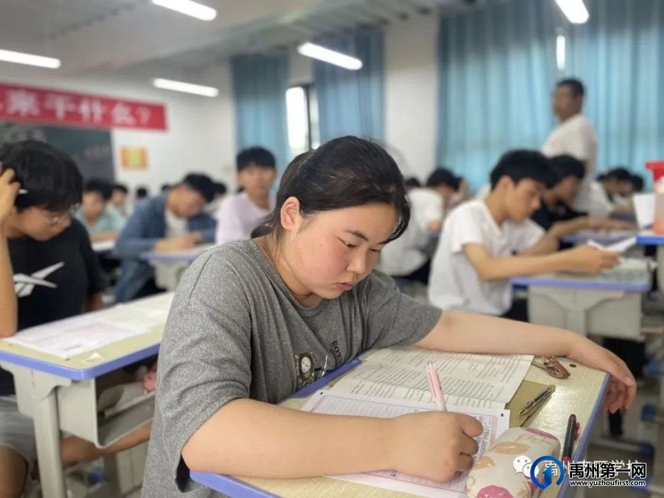 禹州南区学校期末进行时丨吹响冲锋号,冲刺期末考! 禹州南区学校期末进行时丨吹响冲锋号,冲刺期末考!