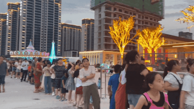 刷爆朋友圈!禹州大美董湾龙悦府彻底火了… 刷爆朋友圈!禹州大美董湾龙悦府彻底火了…