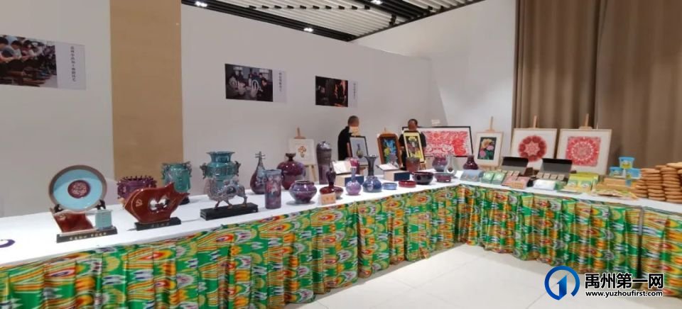 “钧窑万彩”--钧瓷烧制技艺项目优秀作品展走进新疆吐鲁番 “钧窑万彩”--钧瓷烧制技艺项目优秀作品展走进新疆吐鲁番