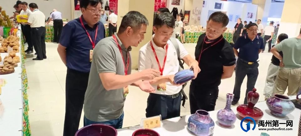 “钧窑万彩”--钧瓷烧制技艺项目优秀作品展走进新疆吐鲁番 “钧窑万彩”--钧瓷烧制技艺项目优秀作品展走进新疆吐鲁番