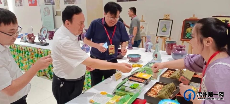“钧窑万彩”--钧瓷烧制技艺项目优秀作品展走进新疆吐鲁番 “钧窑万彩”--钧瓷烧制技艺项目优秀作品展走进新疆吐鲁番